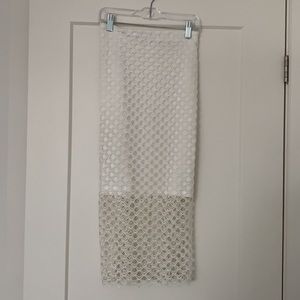 White midi skirt with crochet like detail